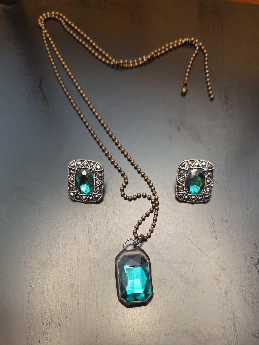 Emerald Glass Pendant Necklace and Earring Set - Women Jewelry